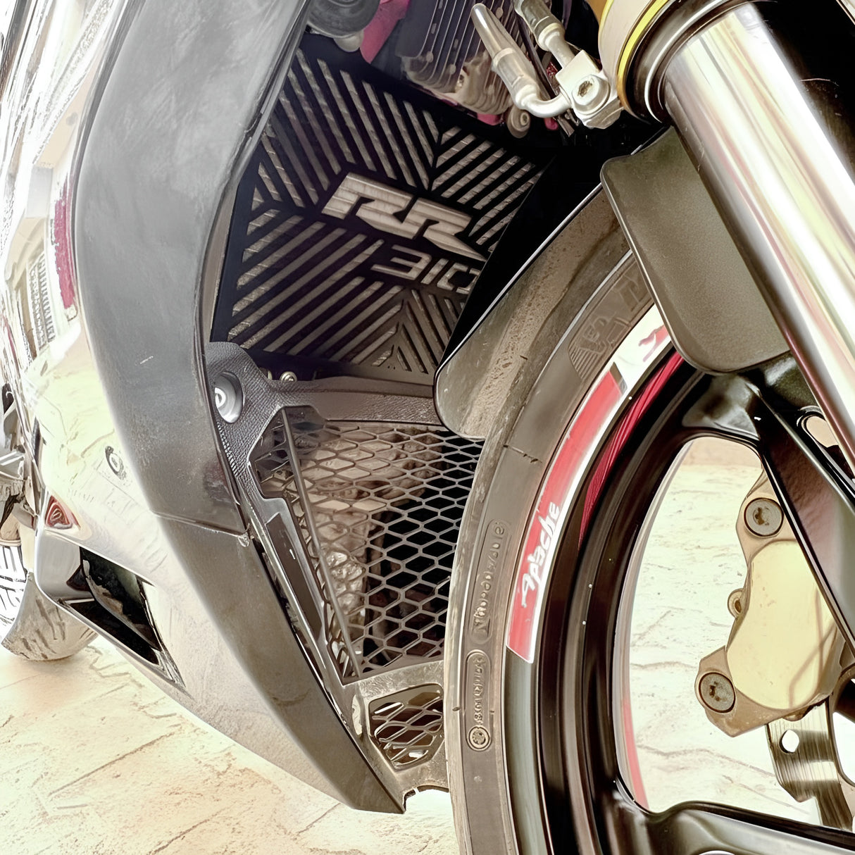 APACHE RR310 RADIATOR GUARD