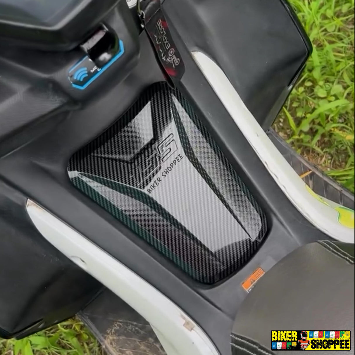 AEROX 155 CARBON FUEL TANK COVER