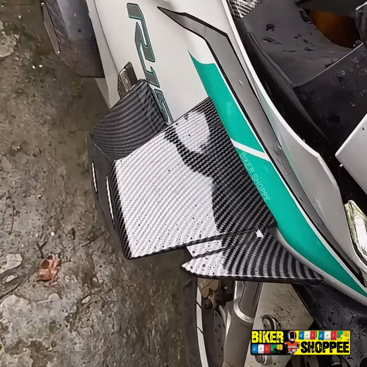 BMW S1000RR INSPIRED UNIVERSAL FRONT SPOILER CARBON FIBER DIPPED WINGLET